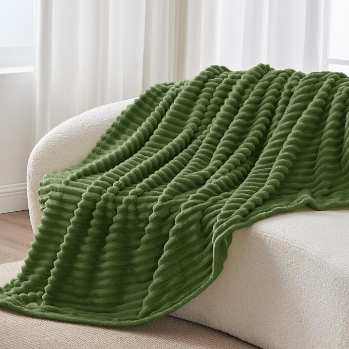 BEDELITE Ribbed Fleece Throw Blanket for Couch, Moss, 50"x60" | Ultra-Soft Plush Fleece, Cozy, Warm Yet Lightweight, Ribbed Texture, Home Decor, Machine Washable, Giftable, All-Season Use