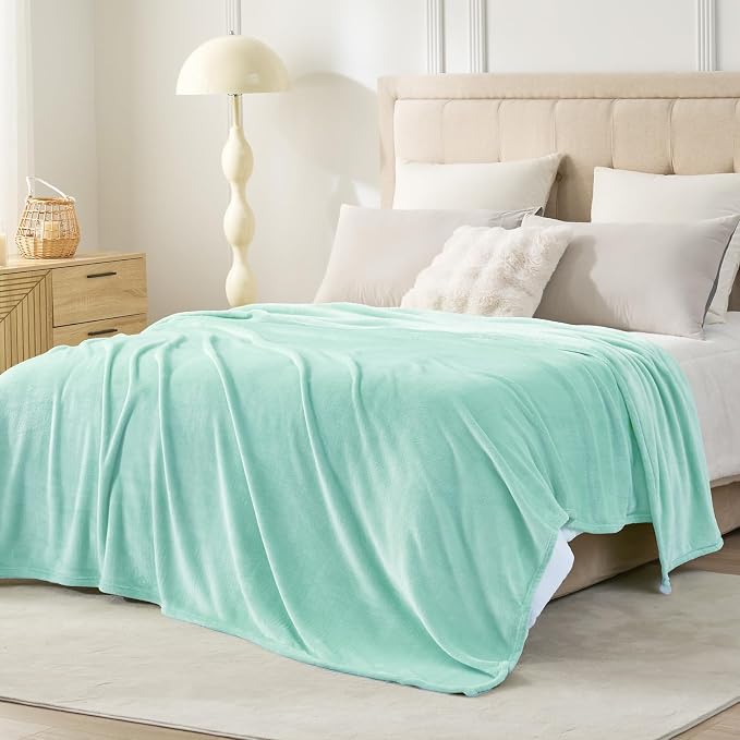 Hansleep Throw XL Mint Green Fleece Blanket, Soft Flannel Bed Blanket | Fuzzy Cozy Blanket 50x70 Inches, Multi-use for Bed, Sofa, Couch, Travel, Camping, All Season Warm Lightweight Cover