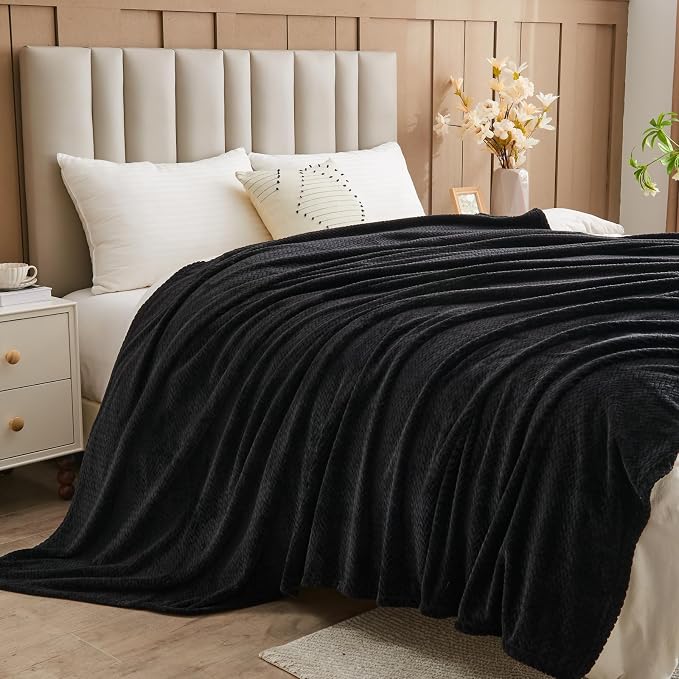 NEWCOSPLAY Fleece Leaves Pattern Throw Blanket, Black, 50"x60" | Super Soft Throw Blanket, Lightweight Cozy Bed Sofa Blanket, Premium Silky Flannel Fleece, Travel Blanket for All Season Use