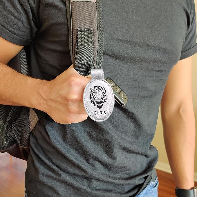 LaserGram Oval Keychain, Palm Trees, Personalized Engraving Included (Silver)