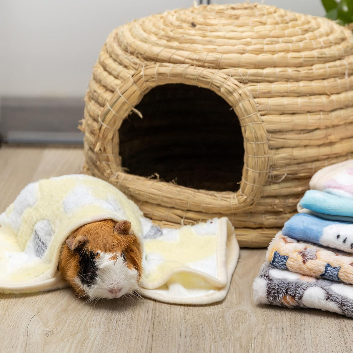 CUSOZWO Guinea Pig Bedding Mat - 6 Pack Fleece Soft Warm Small Animal Blankets for Rat Rabbit Hamster Chinchilla Hedgehog Lizard - Washable Small Pet Cage Liners Sleep Mat Bedding Accessories