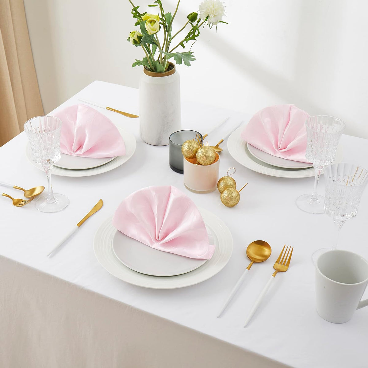 12 Pieces Scroll Damask Jacquard Satin Napkins Light Pink Cloth Napkins 17 x 17 inch,Water Resistant Spillproof Dinner Napkins for Restaurant Weddings Party Dinner Decoration