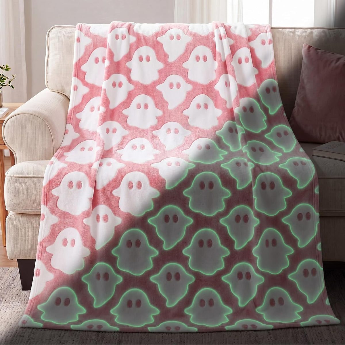 Halloween Cute Throw Blanket, Glow in The Dark Pink Ghost Blanket