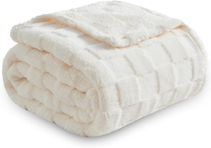 NEWCOSPLAY 3D Checkered Flannel Throw Blanket, Ivory Checkered, 50"x70" | Super Soft Cute Lightweight Decorative Premium Silky Fleece Blanket for Couch Sofa Bed, Gift for Women Men, All Season Use
