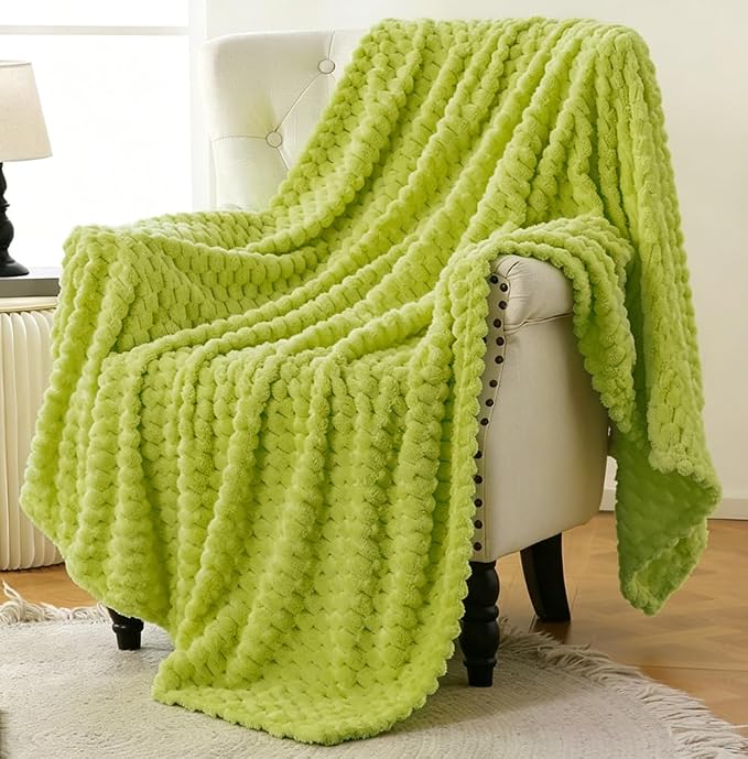 Bnuitland Fruit Green Flannel Throw Blanket (50X40 inches), 300 GSM Fleece Cozy Warm Soft Lightweight Bed Sofa Blanket for Babys and Pets, Suitable for All Seasons