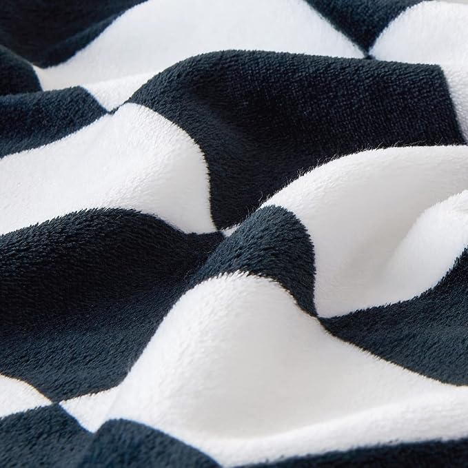 BEDELITE Plaid Fleece Twin Blanket, Black & White Checkered 60x80 Inches | 100% Polyester Microfibe, Soft, Lightweight, Warm, Classic Cherckerde Blanket, Room Decor, Machine Washable, for Couch Bed