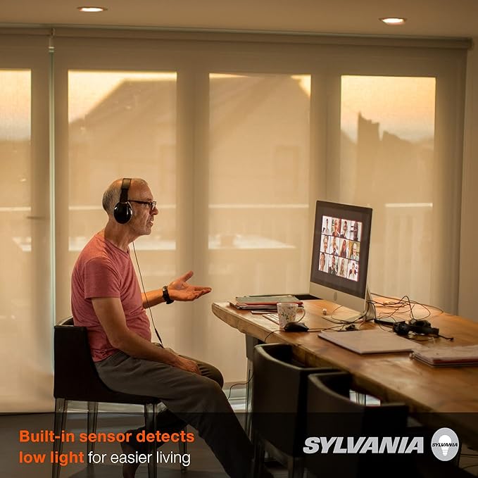 Sylvania Dusk to Dawn PAR38 LED Light Bulb with Auto On/Off Light Sensor, 120W=14W, 1250 Lumens, 5000K, Daylight - 4 Pack (41364)