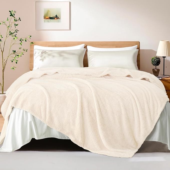 Exclusivo Mezcla Fleece Bed Blankets Queen Size for Bed, 90" x 90" | Super Soft and Cozy Fluffy Blanket for Women, Lightweight and Fuzzy Bedding for Bedroom , All Season, White