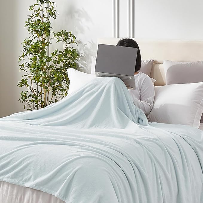 Hansleep King Ice Blue Fleece Blanket, Soft Flannel Bed Blanket | Fuzzy Cozy Blanket 90x108 Inches, Multi-use for Bed, Sofa, Couch, Travel, Camping, All Season Warm Lightweight Cover