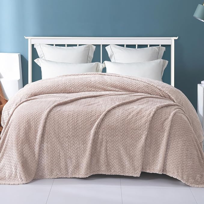 Exclusivo Mezcla Soft Fleece Bed Blanket Twin Size, 90”x66”, Camel | Cozy Fluffy Lightweight Blankets for Summer, Decorative Plush Flannel Throws for Living room, Bedroom with Leaves Pattern