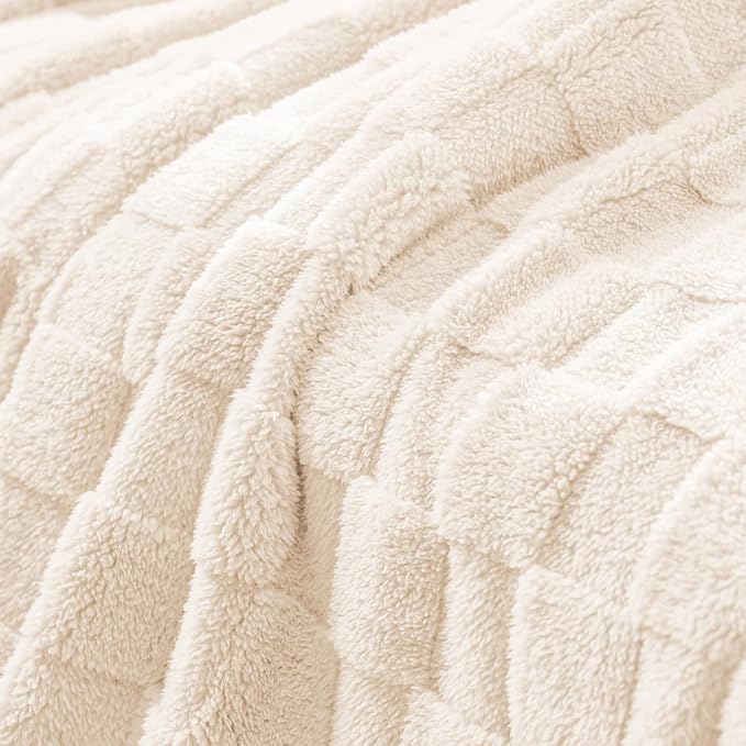 Exclusivo Mezcla 3D Checkered Fleece Queen Blanket for Bed, Ivory | Super Soft and Cozy Fluffy Blanket, Lightweight, Breathable, Decorative Blanket for Living Room, Bedroom, All Season, 90"x90"