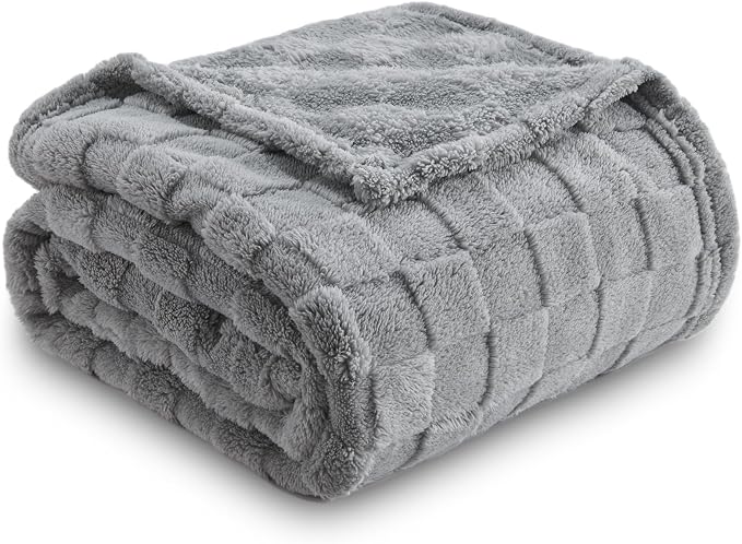 NEWCOSPLAY 3D Checkered Flannel Twin Blanket, Grey Checkered, 60"x80" | Super Soft Cute Lightweight Decorative Premium Silky Fleece Blanket for Couch Sofa Bed, Gift for Women Men, All Season Use