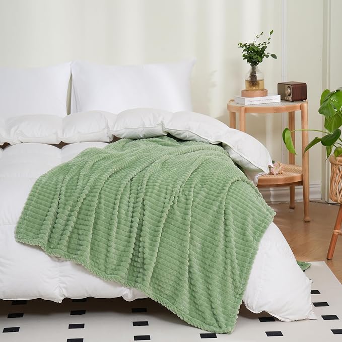 Puncuntex Fleece Throw Blanket Sage Green 50"×60" with Square Grid Design | Super Soft Plush Cozy Flannel Throw Blanket Luxury for Couch Sofa Chair