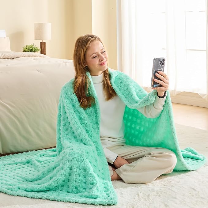 NEWCOSPLAY 3D Waffle Checkered Flannel King Blanket, Aqua, 90"x110" | Super Soft Cute Lightweight Decorative Premium Silky Fleece Blanket for Couch Sofa Bed, Gift for Women Men, All Season Use