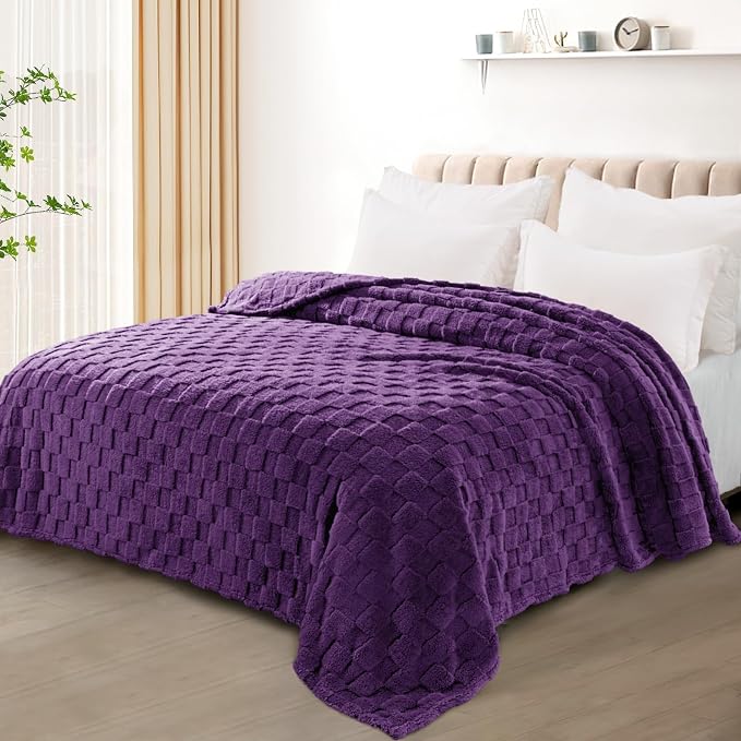 Exclusivo Mezcla 3D Checkered Fleece Queen Blanket for Bed, Purple | Super Soft and Cozy Fluffy Blanket, Lightweight, Breathable, Decorative Blanket for Living Room, Bedroom, All Season, 90"x90"