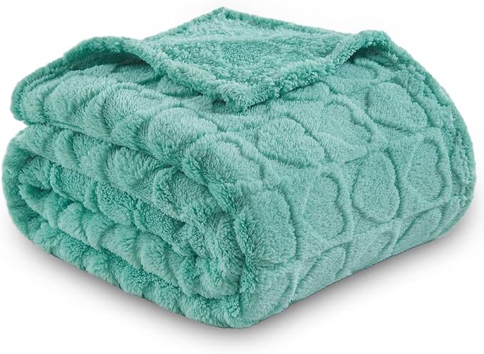 NEWCOSPLAY 3D Heart Checkered Flannel Queen Blanket, Sage Green, 90"x90" | Super Soft Cute Lightweight Decorative Premium Silky Fleece Blanket for Couch Sofa Bed, Gift for Women Men, All Season Use