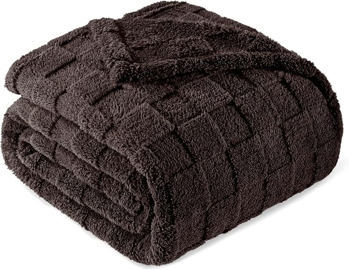 Exclusivo Mezcla 3D Checkered Fleece King Blanket for Bed, Coffee | Super Soft and Cozy Fluffy Blanket, Lightweigh and Breathable Blanket for Living Room, Bedroom, Decor, All Season, 104"x90"