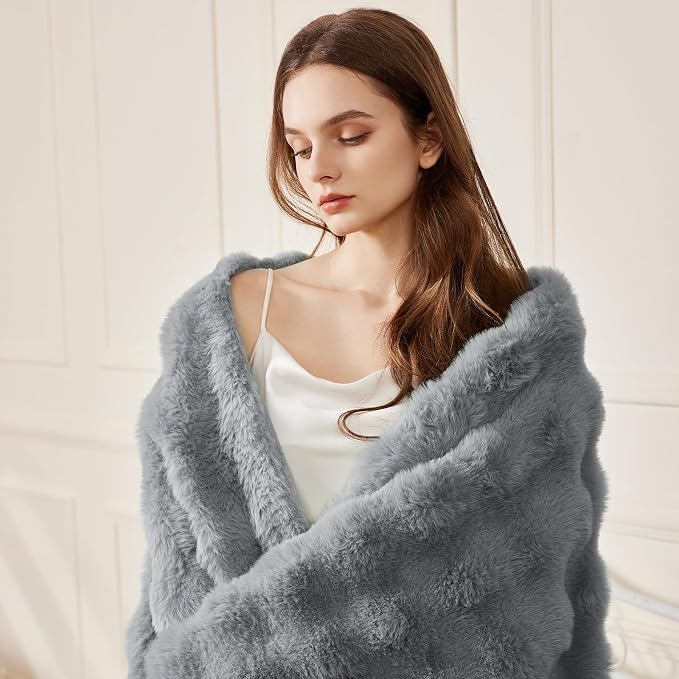 Faux Rabbit Fur Throw Blanket for Couch, Gray Throw Blankets 50"x60" | Cozy Reversible Fluffy Throw, Luxury Plush Thick Bubble Blanket, Mothers Gifts for Women, Soft Warm for Bed, Home Decor