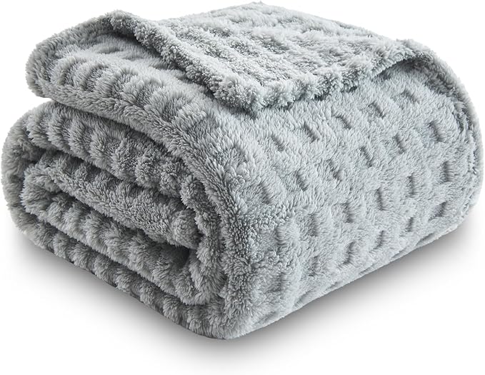 NEWCOSPLAY 3D Waffle Checkered Flannel King Blanket, Light Grey, 90"x110" | Super Soft Cute Lightweight Decorative Premium Silky Fleece Blanket for Couch Sofa Bed, Gift for Women Men, All Season Use