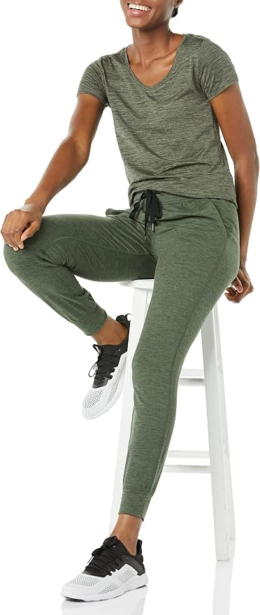 Amazon Essentials Women's Active Quick Dry Tech Stretch Short-Sleeve V-Neck T-Shirt (Available in Plus Size), Pack of 2