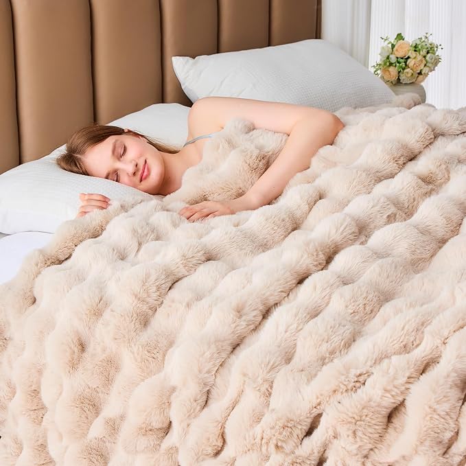 Faux Fur Twin Blanket for Couch, 1000 GSM Cozy Fuzzy Fluffy Soft Plush Thick Bubble Sherpa Blanket for Sofa Bedroom Living Room, Mothers Day Birthday Gifts for Women Home Decor