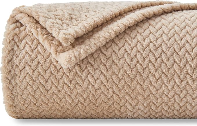 NEWCOSPLAY Fleece Leaves Pattern Twin Blanket, Brown, 60"x80" | Super Soft Throw Blanket, Lightweight Cozy Bed Sofa Blanket, Premium Silky Flannel Fleece, Travel Blanket for All Season Use