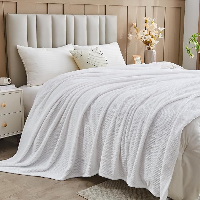 NEWCOSPLAY Fleece Leaves Pattern Twin Blanket, White, 60"x80" | Super Soft Throw Blanket, Lightweight Cozy Bed Sofa Blanket, Premium Silky Flannel Fleece, Travel Blanket for All Season Use