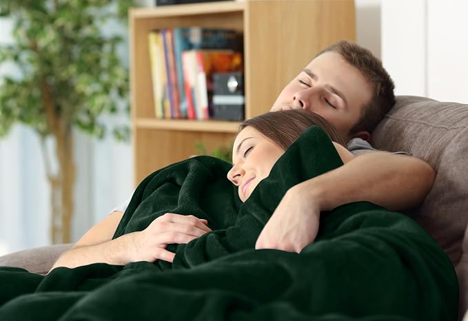Utopia Bedding Soft Fleece Bed Blanket Twin Size Forest Green (60x80 Inch) | Microfiber Plush Warm Lightweight Breathable Cozy Blanket Anti-Static, All Season Use, Gift for Women and Men