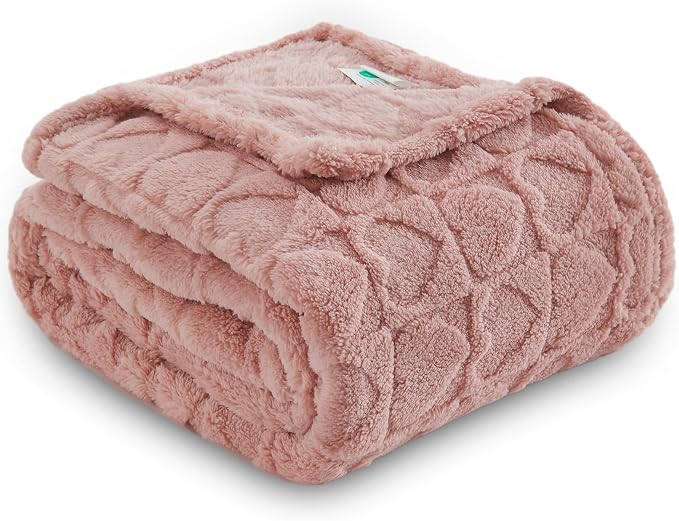 NEWCOSPLAY 3D Heart Checkered Flannel Throw Blanket, Dusty Pink, 50"x70" | Super Soft Cute Lightweight Decorative Premium Silky Fleece Blanket for Couch Sofa Bed, Gift for Women Men, All Season Use