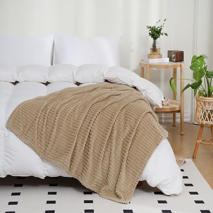 Puncuntex Fleece Throw Blanket Khaki 50"×60" with Square Grid Design | Super Soft Plush Cozy Flannel Throw Blanket Luxury for Couch Sofa Chair