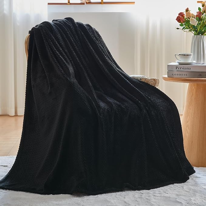 NEWCOSPLAY Fleece Leaves Pattern Queen Blanket, Black, 90"x90" | Super Soft Throw Blanket, Lightweight Cozy Bed Sofa Blanket, Premium Silky Flannel Fleece, Travel Blanket for All Season Use