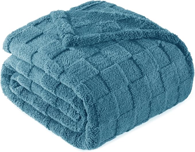 Exclusivo Mezcla 3D Checkered Fleece Twin Blanket for Bed, Slate Blue | Super Soft and Cozy Fluffy Bed Blanket, Cute Fuzzy Blanket for Teens Back to School, Dorm Essentials, All Season, 60"x80"