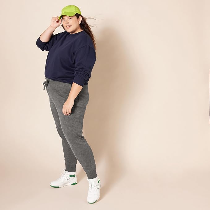 Amazon Essentials Women's Fleece Jogger Sweatpant (Available in Plus Size)
