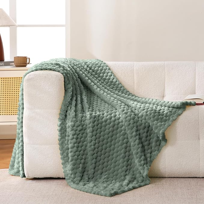 Bnuitland Sage Green Flannel Throw Blanket (50X40 inches), 300 GSM Fleece Cozy Warm Soft Lightweight Bed Sofa Blanket for Babys and Pets, Suitable for All Seasons