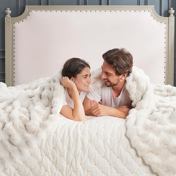 Cozy Bliss Faux Fur Throw Blanket for Couch, Fuzzy Soft Plush Thick Bubble Blanket for Sofa Bedroom Living Room, 90 * 90 Inches Cream White