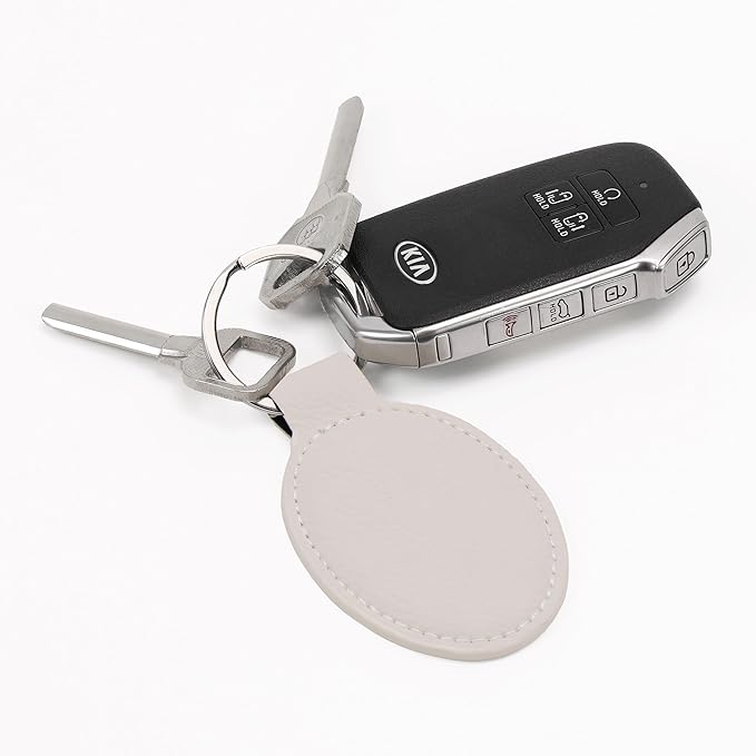 LaserGram Oval Keychain, Golfer Golfing, Personalized Engraving Included (White with Silver)