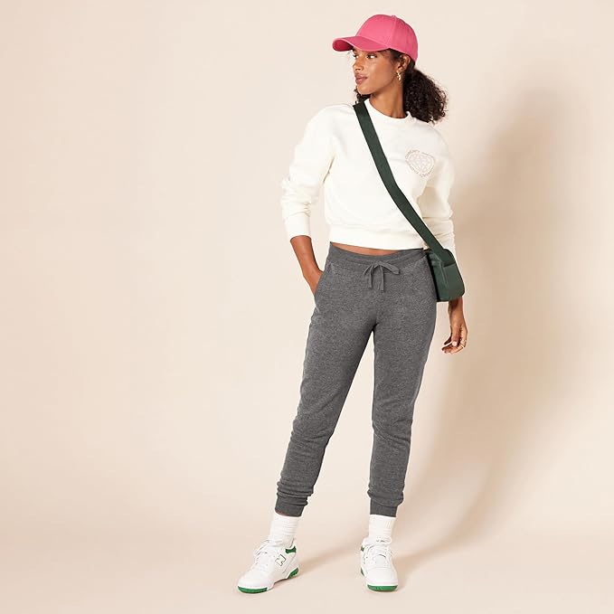 Amazon Essentials Women's Fleece Jogger Sweatpant (Available in Plus Size)