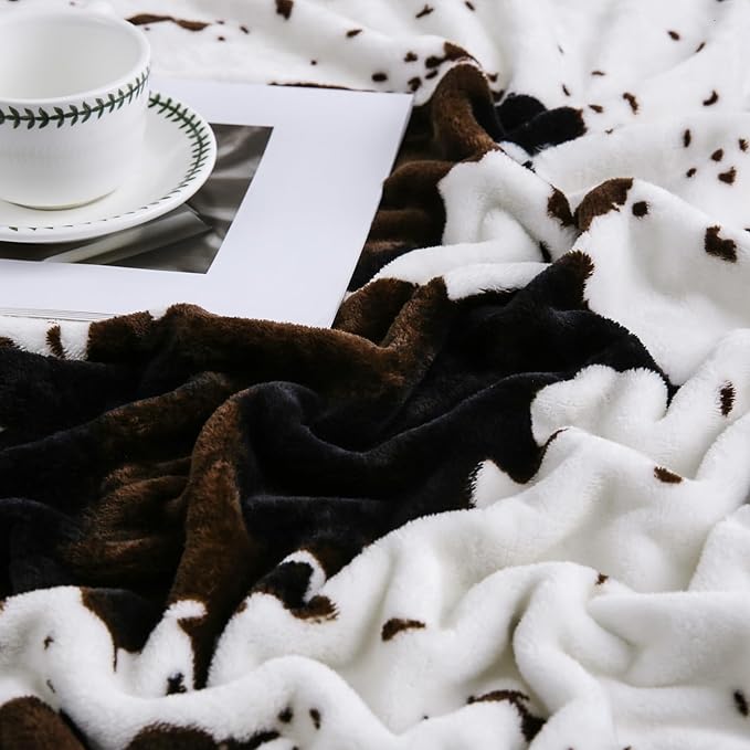 Bnuitland Fleece Cow Print Blanket, Super Soft 300 GSM Double Sided Lightweight Cow Throw for Bed Sofa Couch Travel, Fluffy Fuzzy Animal Blanket for Adults/Baby/Pets, 50×40 inch