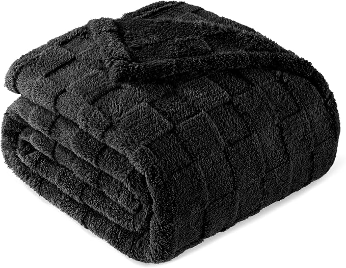 Exclusivo Mezcla 3D Checkered Fleece Queen Blanket for Bed, Black | Super Soft and Cozy Fluffy Blanket, Lightweight, Breathable, Decorative Blanket for Living Room, Bedroom, All Season, 90"x90"