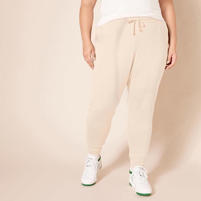 Amazon Essentials Women's Fleece Jogger Sweatpant (Available in Plus Size)