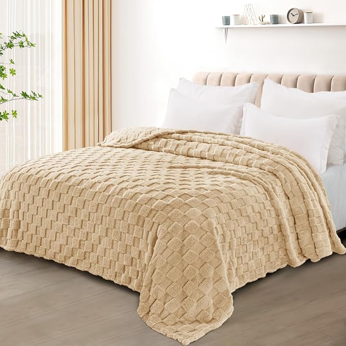 Exclusivo Mezcla 3D Checkered Fleece Twin Blanket for Bed, Camel | Super Soft and Cozy Fluffy Bed Blanket, Cute Fuzzy Blanket for Teens Back to School, Dorm Essentials, All Season, 60"x80"