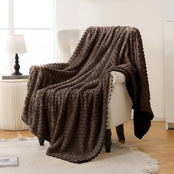 Bnuitland Brown Flannel Throw Blanket (50X70 inches), 300 GSM Fleece Cozy Warm Soft Home Decor Lightweight Bed Sofa Blanket for Adults, Suitable for All Seasons.