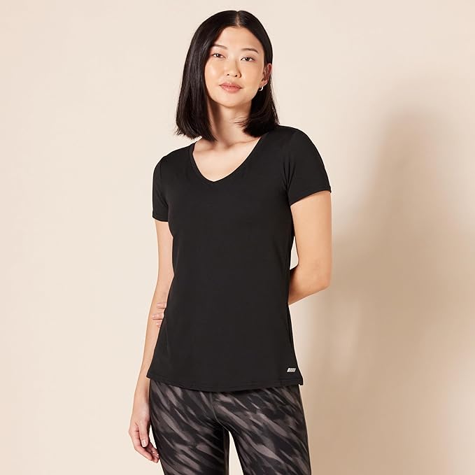 Amazon Essentials Women's Active Quick Dry Tech Stretch Short-Sleeve V-Neck T-Shirt (Available in Plus Size), Pack of 2