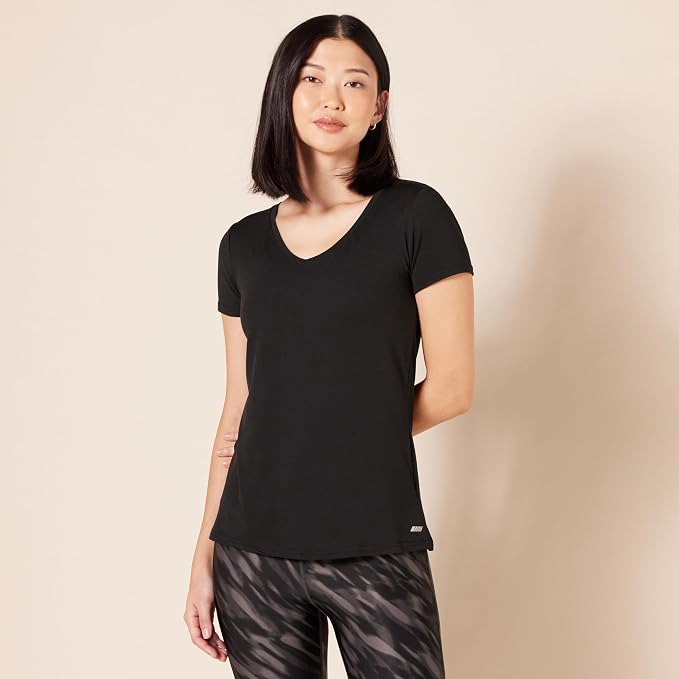 Amazon Essentials Women's Active Quick Dry Tech Stretch Short-Sleeve V-Neck T-Shirt (Available in Plus Size), Pack of 2