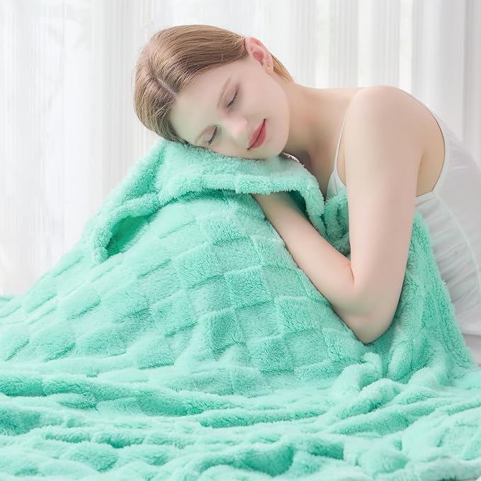 NEWCOSPLAY 3D Checkered Flannel Throw Blanket, Aqua Checkered, 50"x70" | Super Soft Cute Lightweight Decorative Premium Silky Fleece Blanket for Couch Sofa Bed, Gift for Women Men, All Season Use