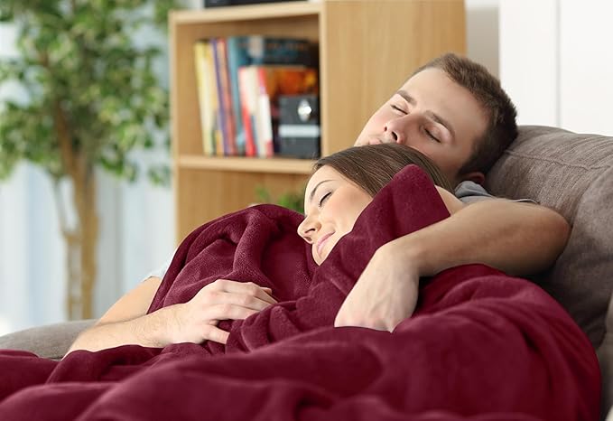 Utopia Bedding Soft Fleece Bed Blanket Twin Size Burgundy (60x80 Inch) | Microfiber Plush Warm Lightweight Breathable Cozy Blanket Anti-Static, All Season Use, Gift for Women and Men