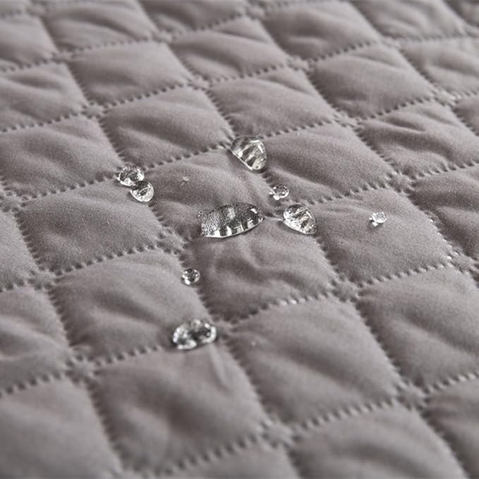 Dog Bed Cover & Couch Protector - Anti-Slip & Waterproof Pet Pad, Cozy Nest for Dogs, Ideal for Sofa, Bed & Car Seat Cushion - Furniture Protector Red S
