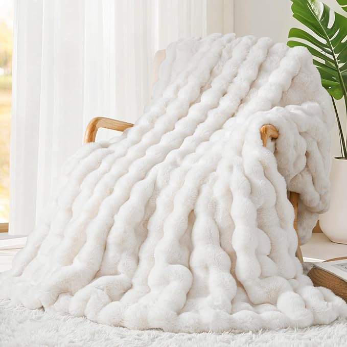 Luxury 1000GSM Rabbit Faux Fur Twin Blanket, Super Heavy Warm Cozy Beige Cream Blankets for Couch Bed Sofa, Ruched Plush Fuzzy Elegant Soft Reversible Mink Blanket for Living Room Bedroom