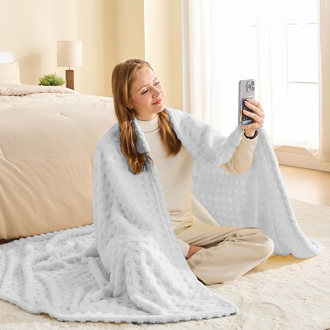 NEWCOSPLAY 3D Waffle Checkered Flannel Throw Blanket, White, 50"x70" | Super Soft Cute Lightweight Decorative Premium Silky Fleece Blanket for Couch Sofa Bed, Gift for Women Men, All Season Use