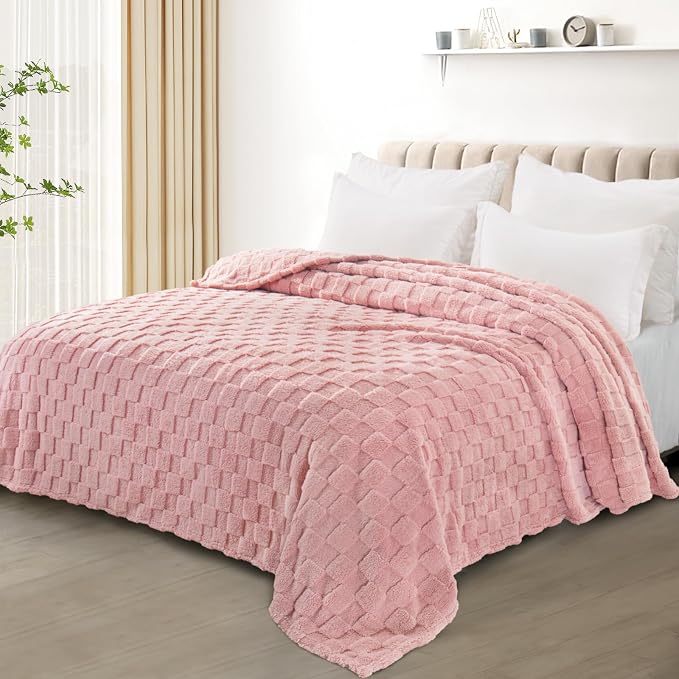 Exclusivo Mezcla 3D Checkered Fleece Queen Blanket for Bed, Pink | Super Soft and Cozy Fluffy Blanket, Lightweight, Breathable, Decorative Blanket for Living Room, Bedroom, All Season, 90"x90"